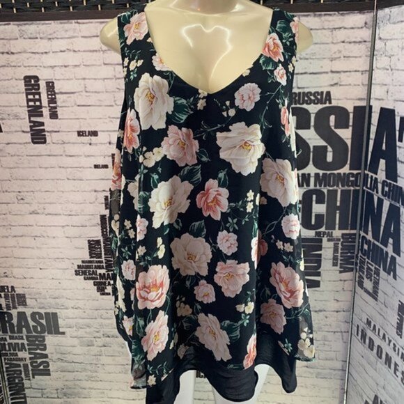 Torrid 0 Black Floral Lined V-Neck Tank Top - Picture 1 of 6